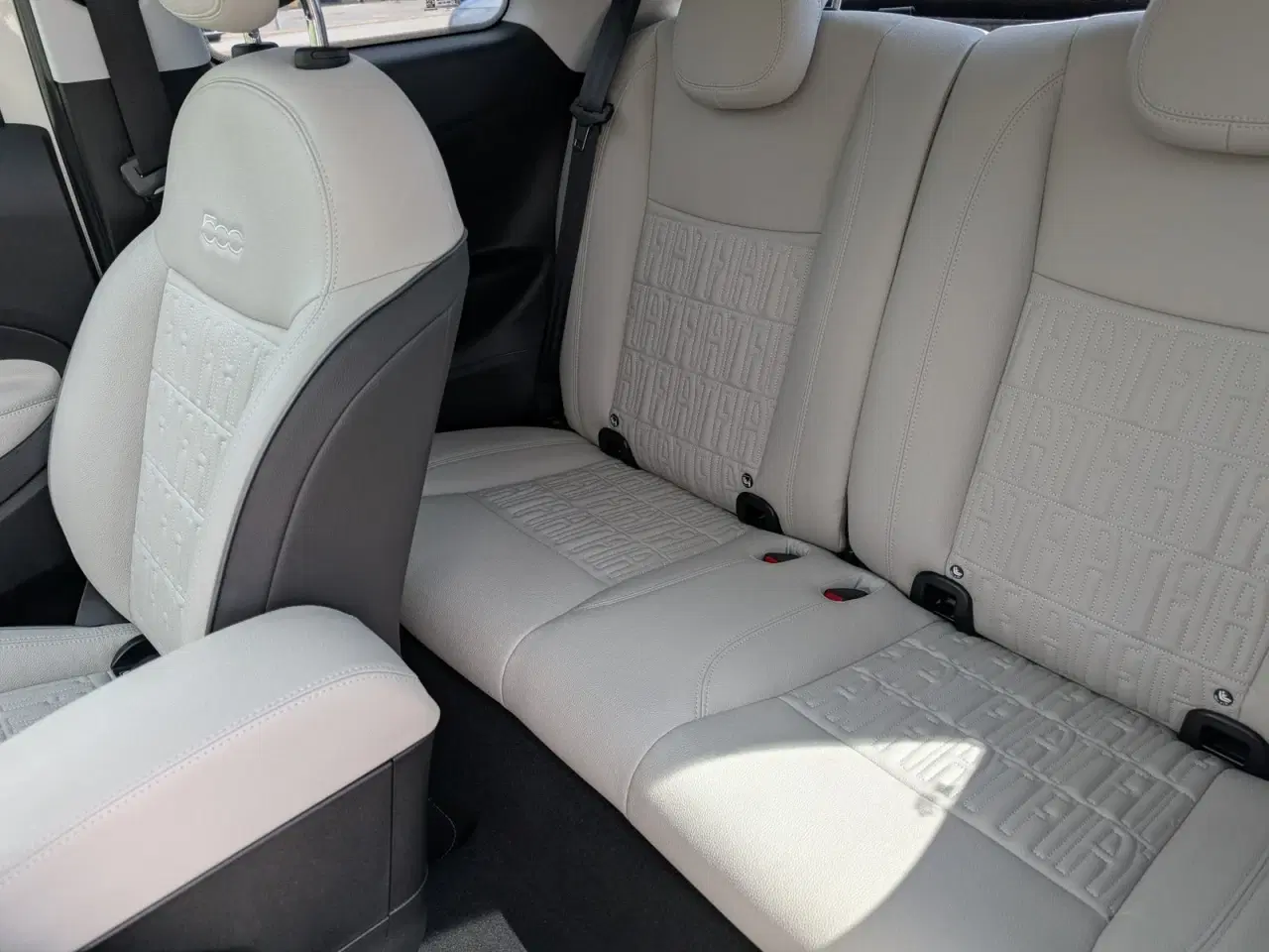 Billede 13 - Fiat 500e 42 la Prima
