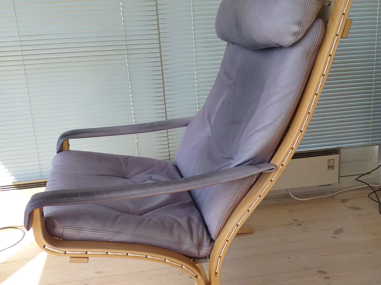 Billede 2 - Siesta lænestol med armlæn i mørkeblå læder