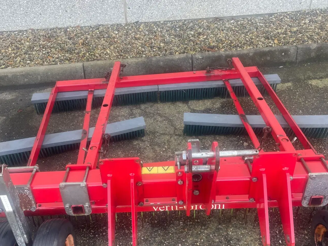 Billede 3 - Verti-Groom Kunstgræs rive / børste VC 2000