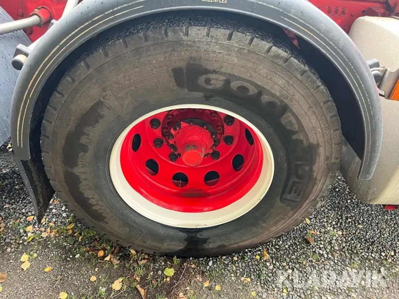 Billede 11 - Lastbil Scania P400 6x2 med kran og kroghejs