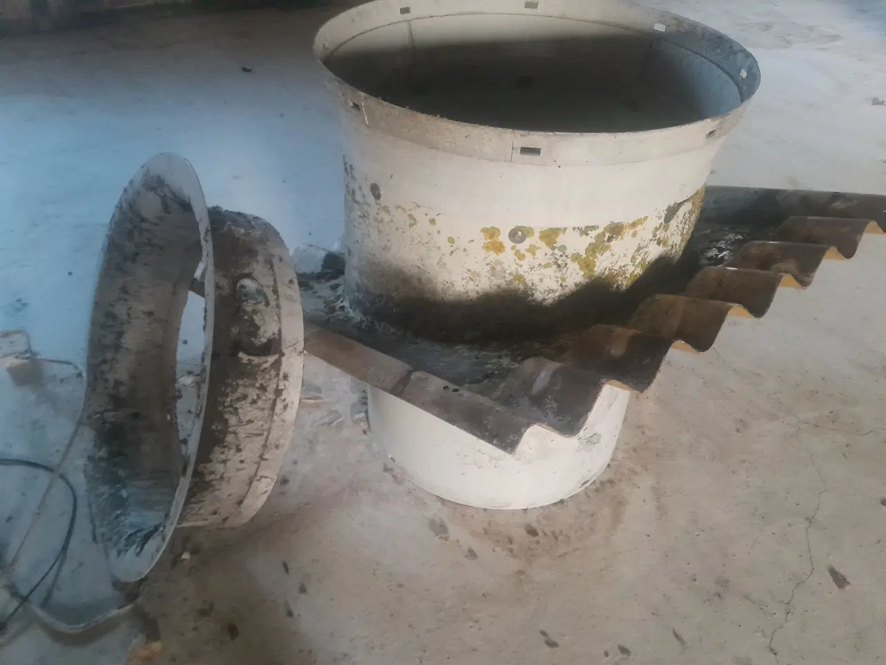 Billede 3 - Skov ventilation til dybstrøelse stald 