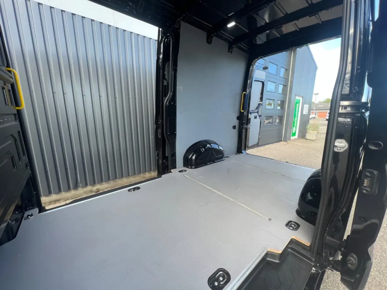 Billede 9 - VW Crafter 35 2,0 TDi 177 Kassevogn L3H2 aut.