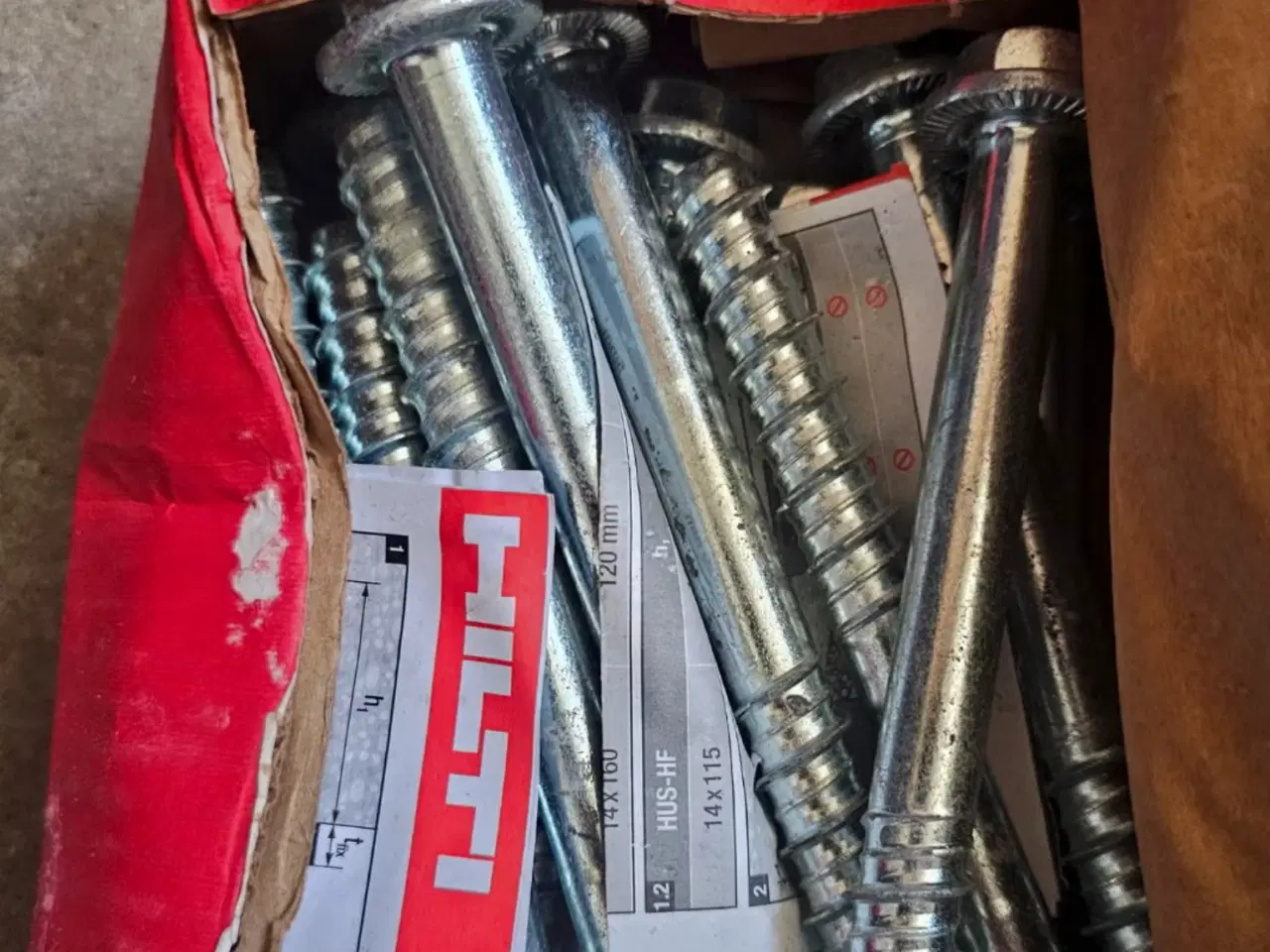 Billede 13 - KÆMPELOT Hilti fastgørelse