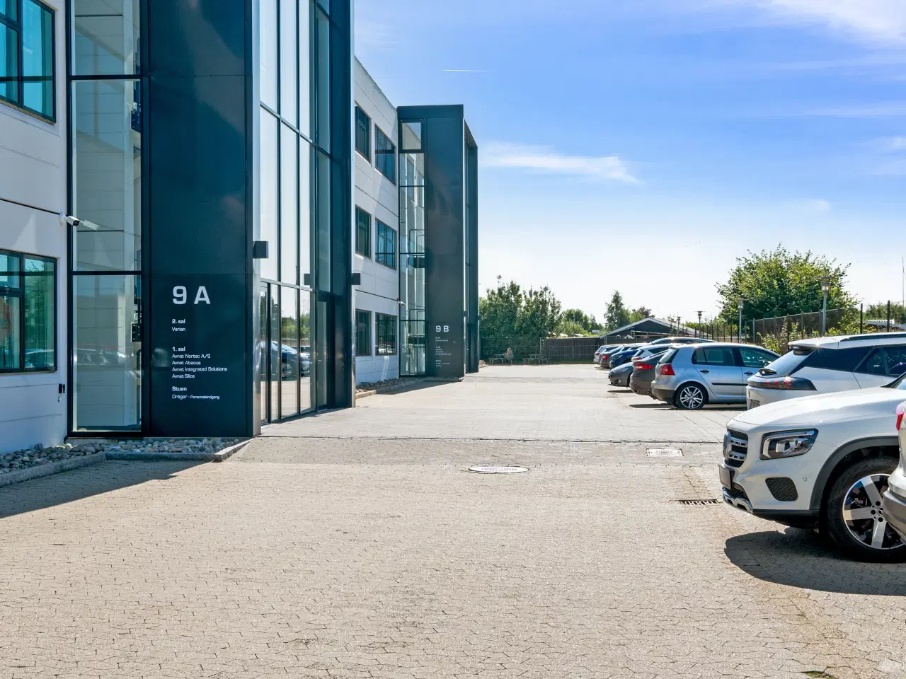 Billede 17 - Funktionelle lejemål med naturligt lysindfald lige ved Letbanen (2025)