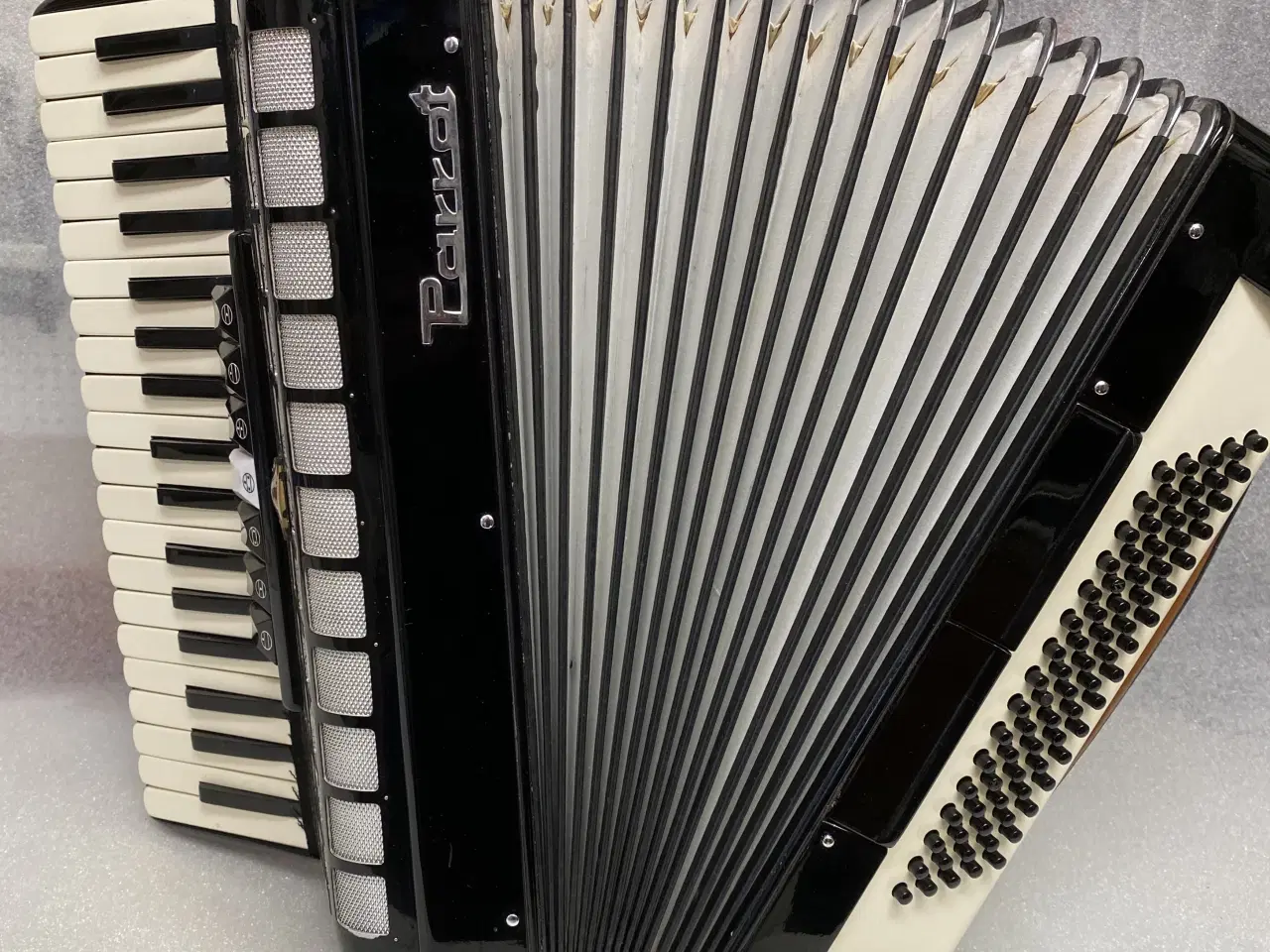 Billede 9 - Perrot tangent-harmonika sælges – u/kuffret