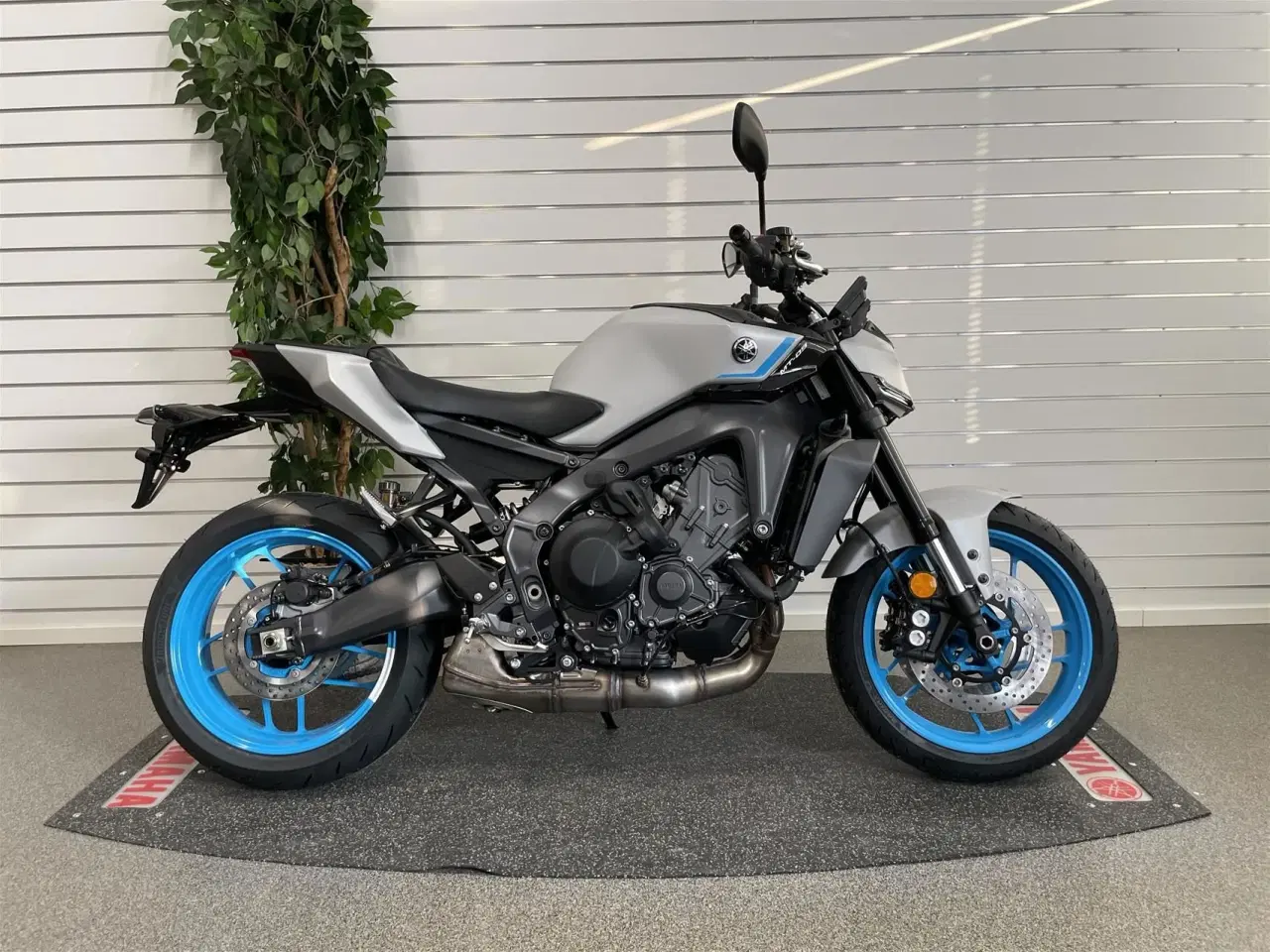 Billede 1 - Yamaha MT-09 Y-AMT - Ice Storm