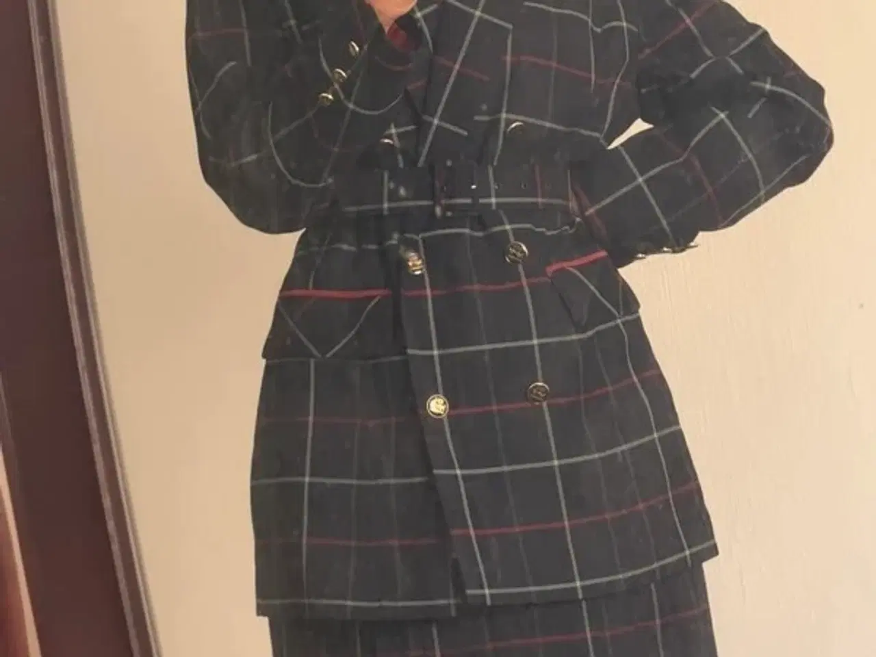 Billede 1 - Vintage Bee -Q blazer og nederdel str. M