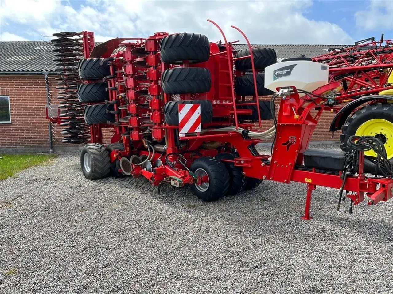 Billede 1 - Kverneland U-DRILL 6000 PLUS BUGSERET A-drill 200 frøudstyr