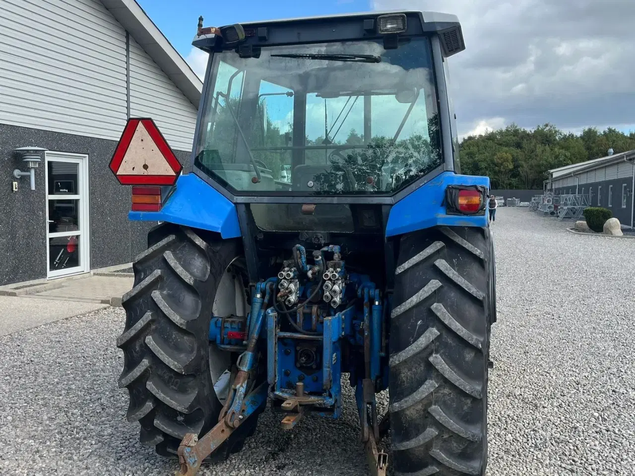 Billede 14 - New Holland 8240 SLE  Med frontlift og frontPTO