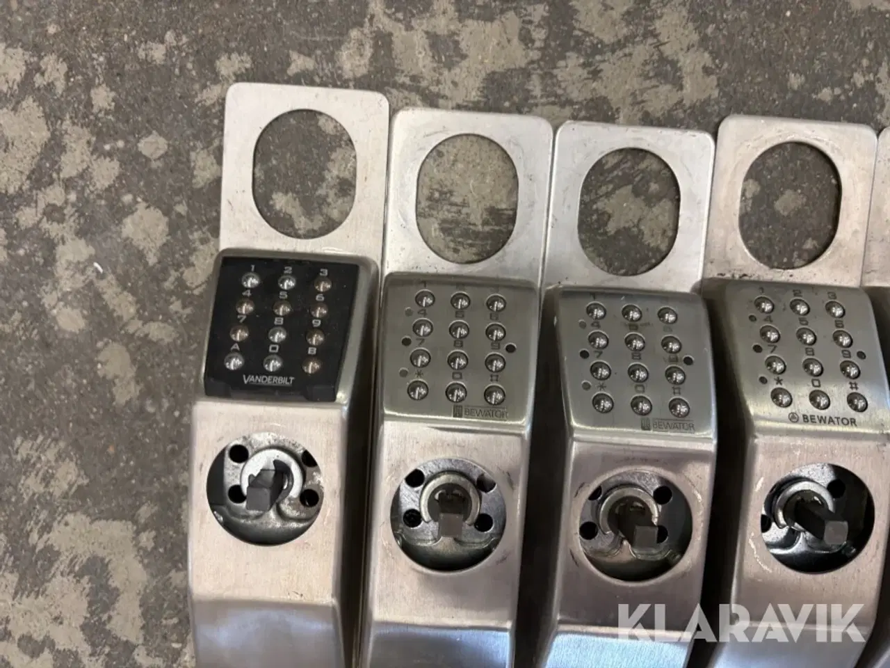 Billede 4 - Dørlås med kode.