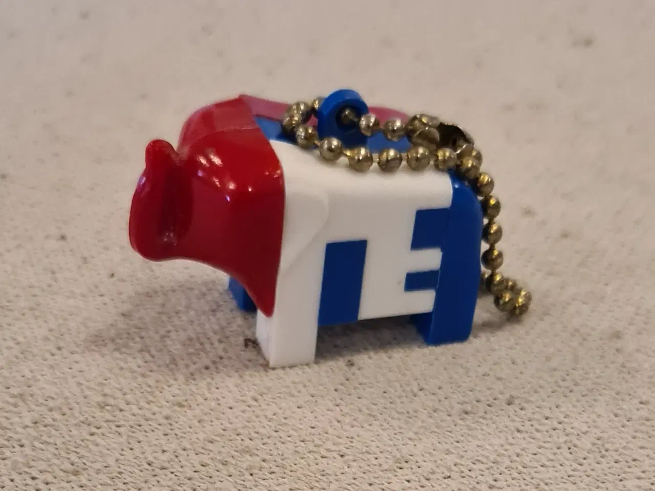 Billede 5 - Irma Nøglering Rød, blå og hvid plast