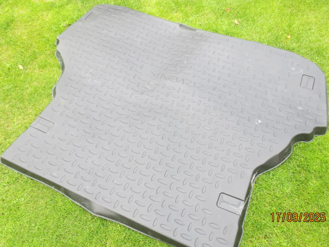 Billede 5 - 1 stk Toyota Avensis Bagagerumsbakke 