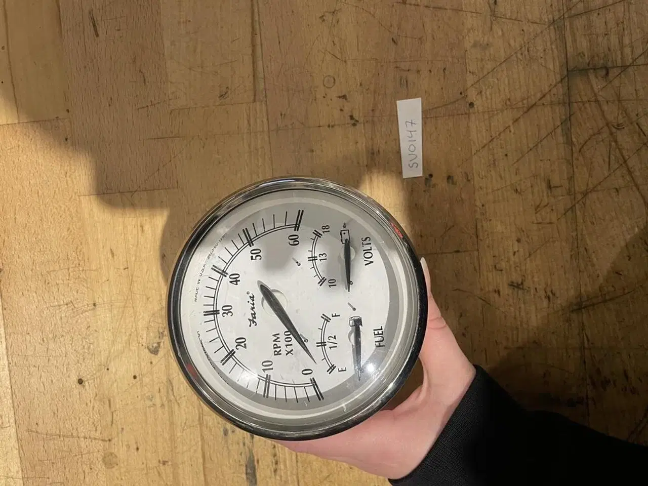 Billede 1 - Faria kombinationsinstrument – Omdrejningstæller / Volt / Brændstofniveau DEMO