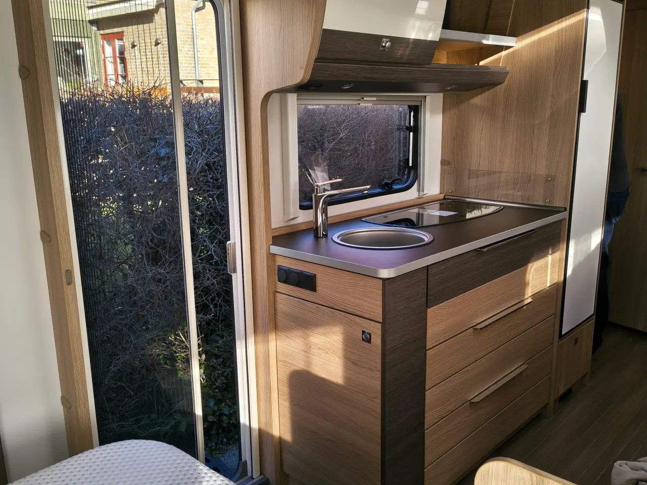 Billede 7 - Bürstner Averso 570TK køjevogn med meget gulvplads