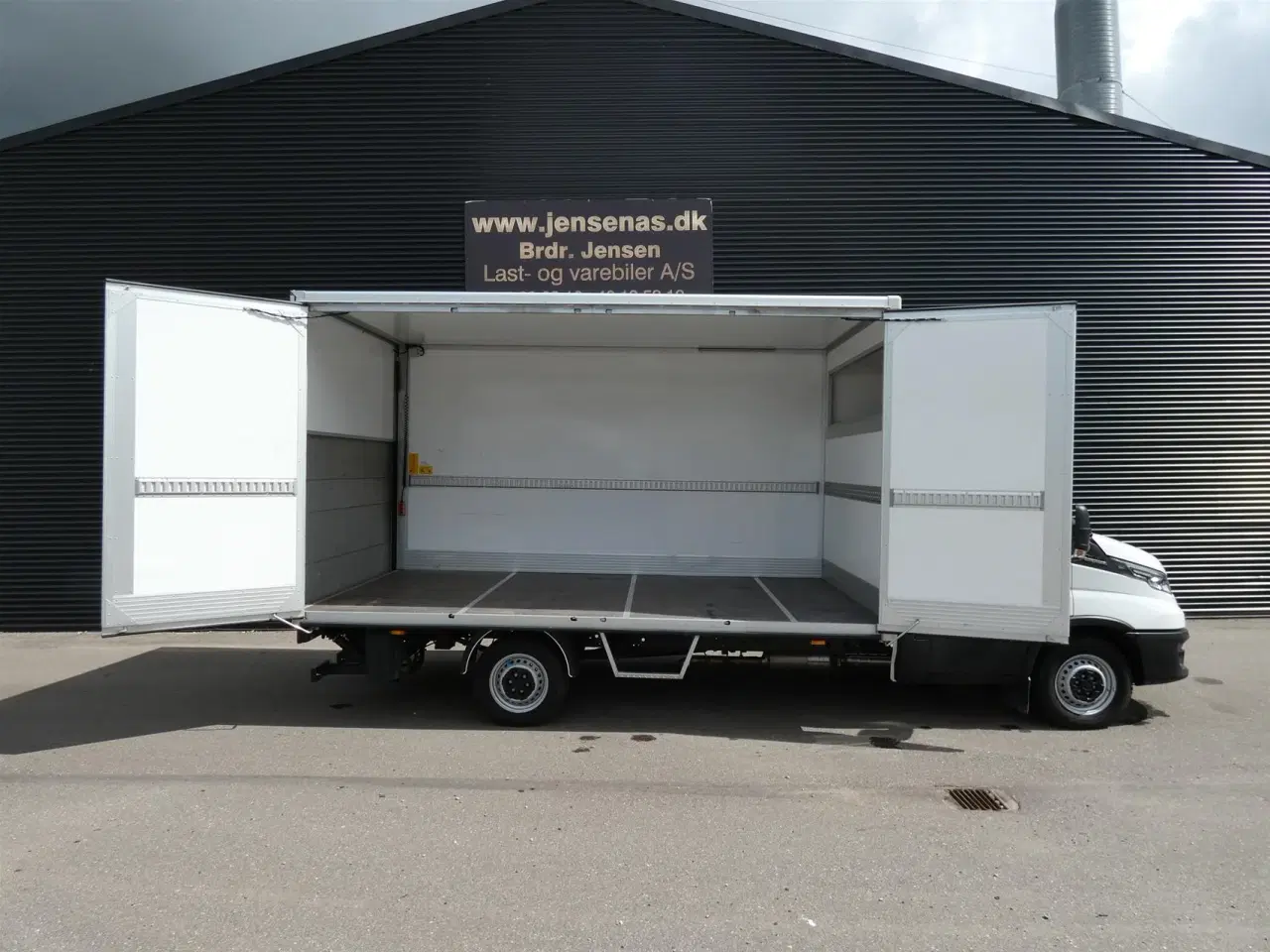 Billede 1 - Iveco Daily 35S18 3,0 D Alu.kasse m./lift ÅBENBAR SIDE 180HK Ladv./Chas. Aut.