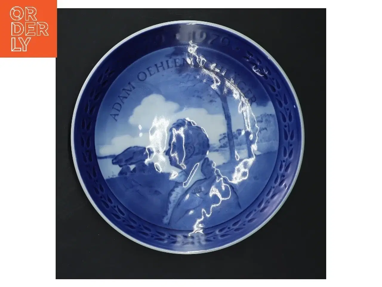 Billede 1 - Dekorativ platte 1979 fra Royal Copenhagen (str. Ø 18,5 cm)