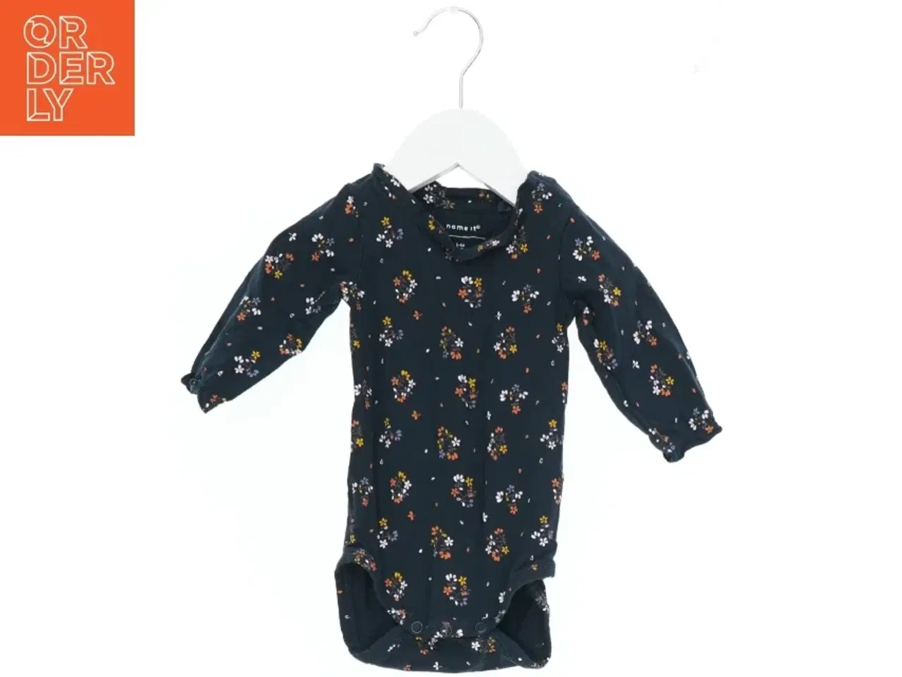 Billede 1 - Langærmet bodystocking med blomsterprint fra Name It (str. 62)