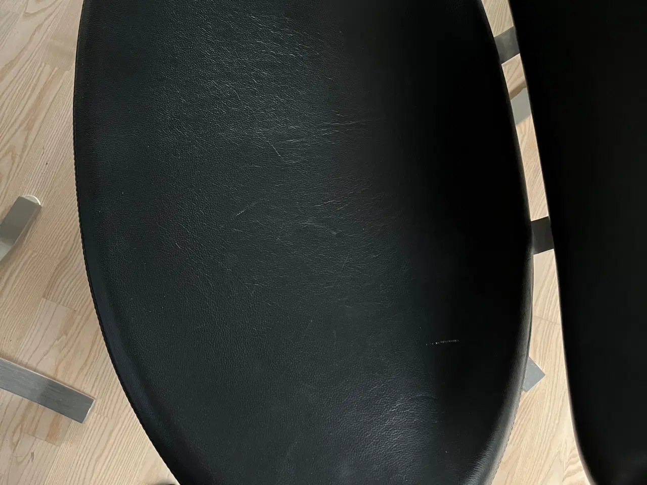 Billede 1 - Læderstol med skammel