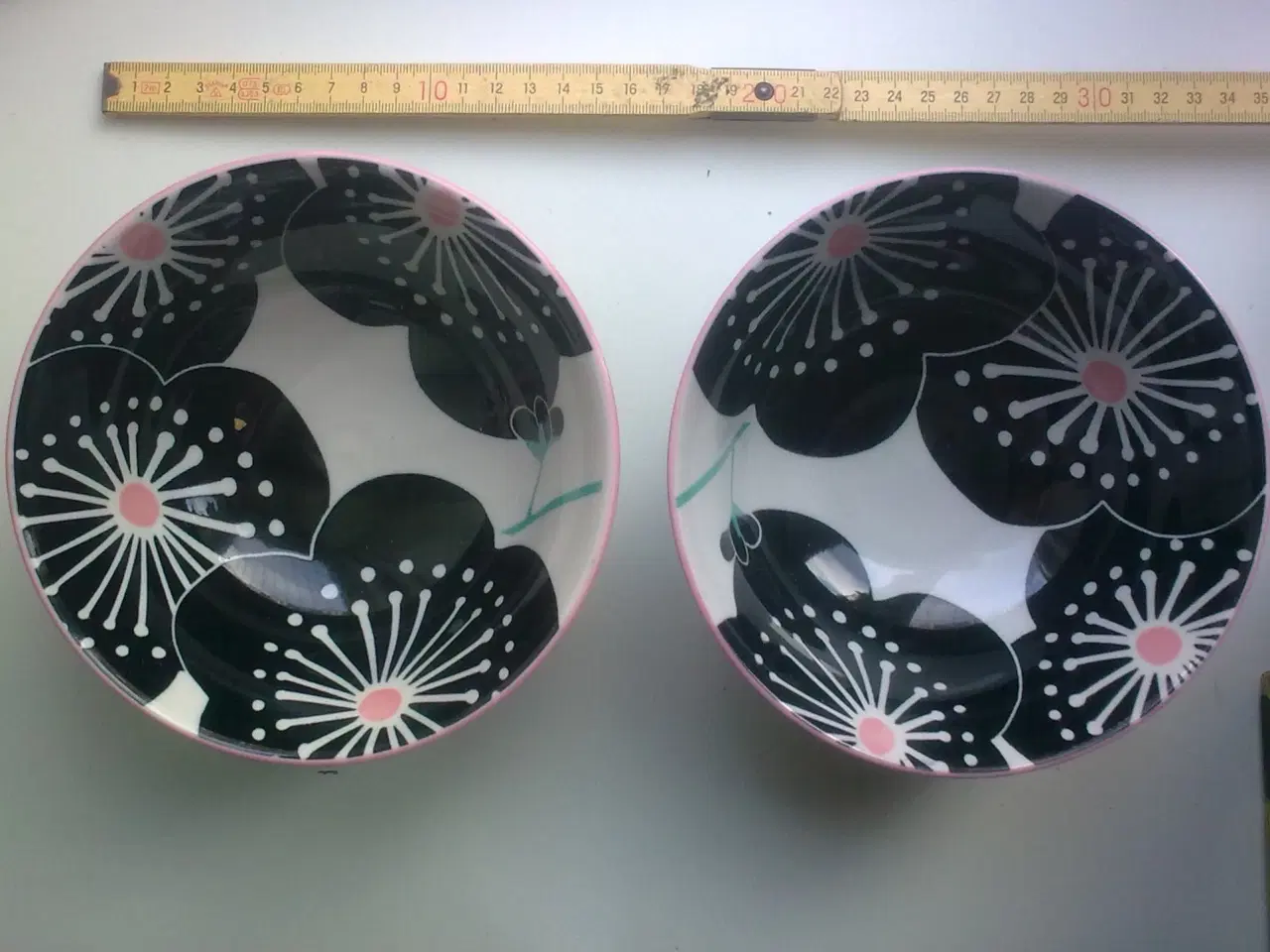 Billede 3 - Dansk Design sorte blomster SKÅLE hvid porcelæn 