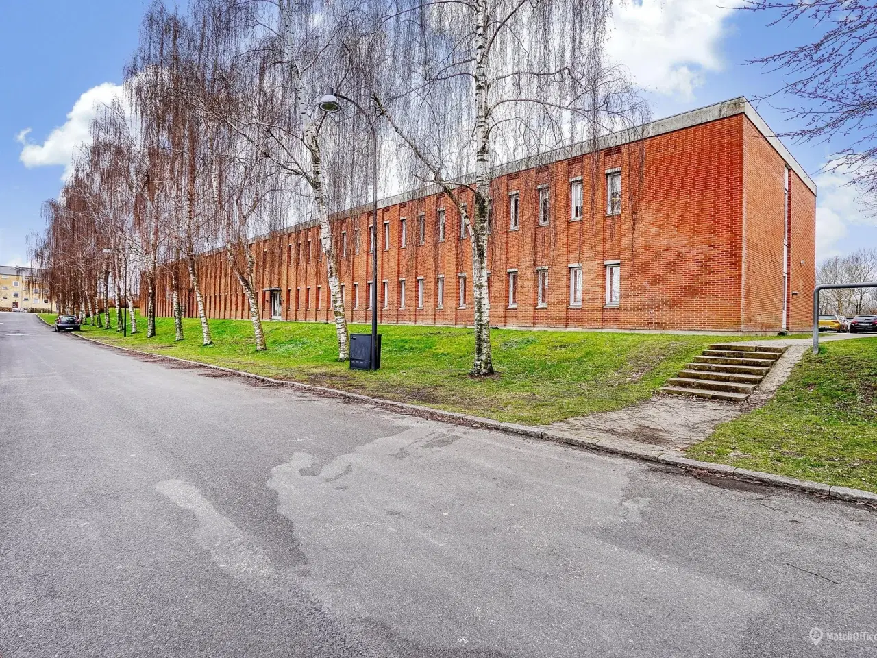 Billede 1 - Velbeliggende ejendom i Birkerød. med 3 ledige kontorlejemål.