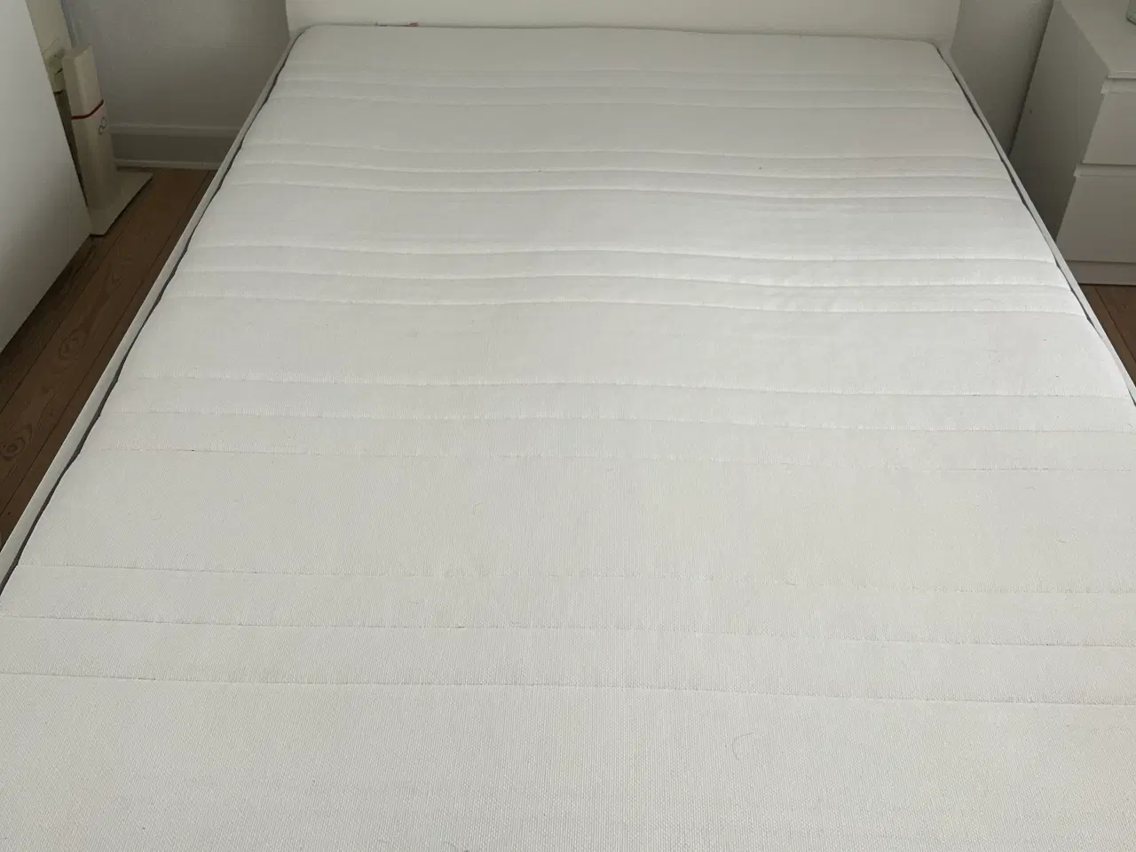 Billede 3 - Bed Frame and Mattress