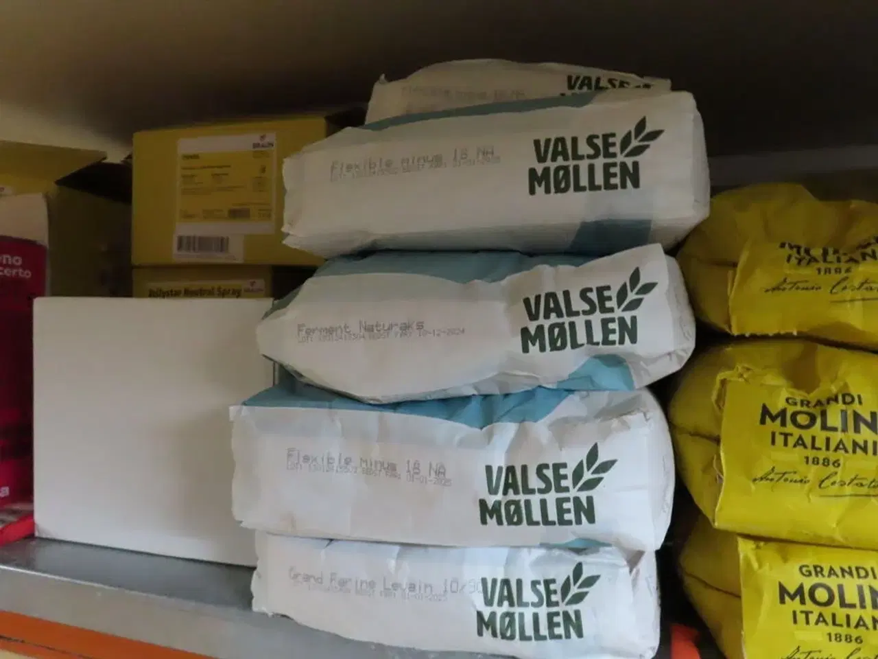 Billede 36 - Pallereol med indhold