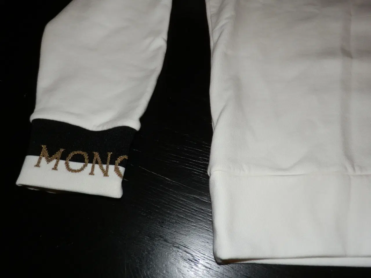 Billede 3 - Ny lækker MONCLER Sweatshirt i hvid.