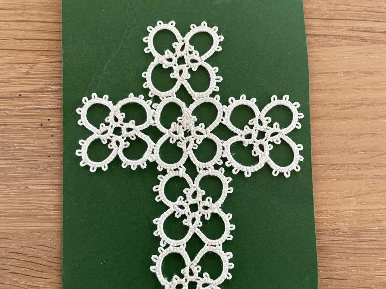 Billede 1 - Orkerede og kniplede små kors