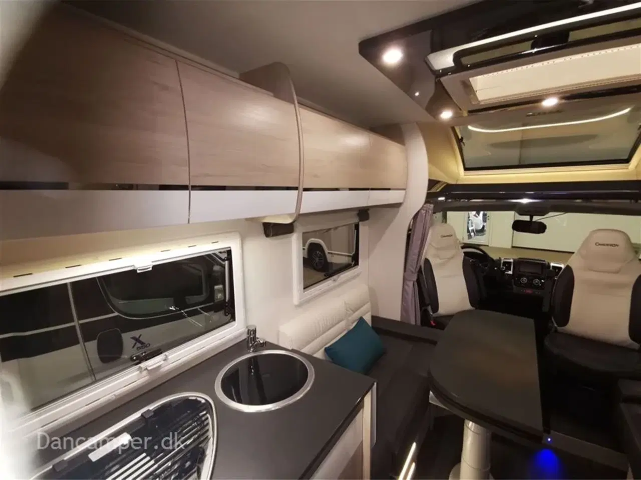 Billede 18 - 2019 - Chausson Special Edition 757   KOMMISSIONSBIL!  Med lave enkeltsenge, god pladsudnyttelse, solcelle, 2 bodelsbatterier, markise