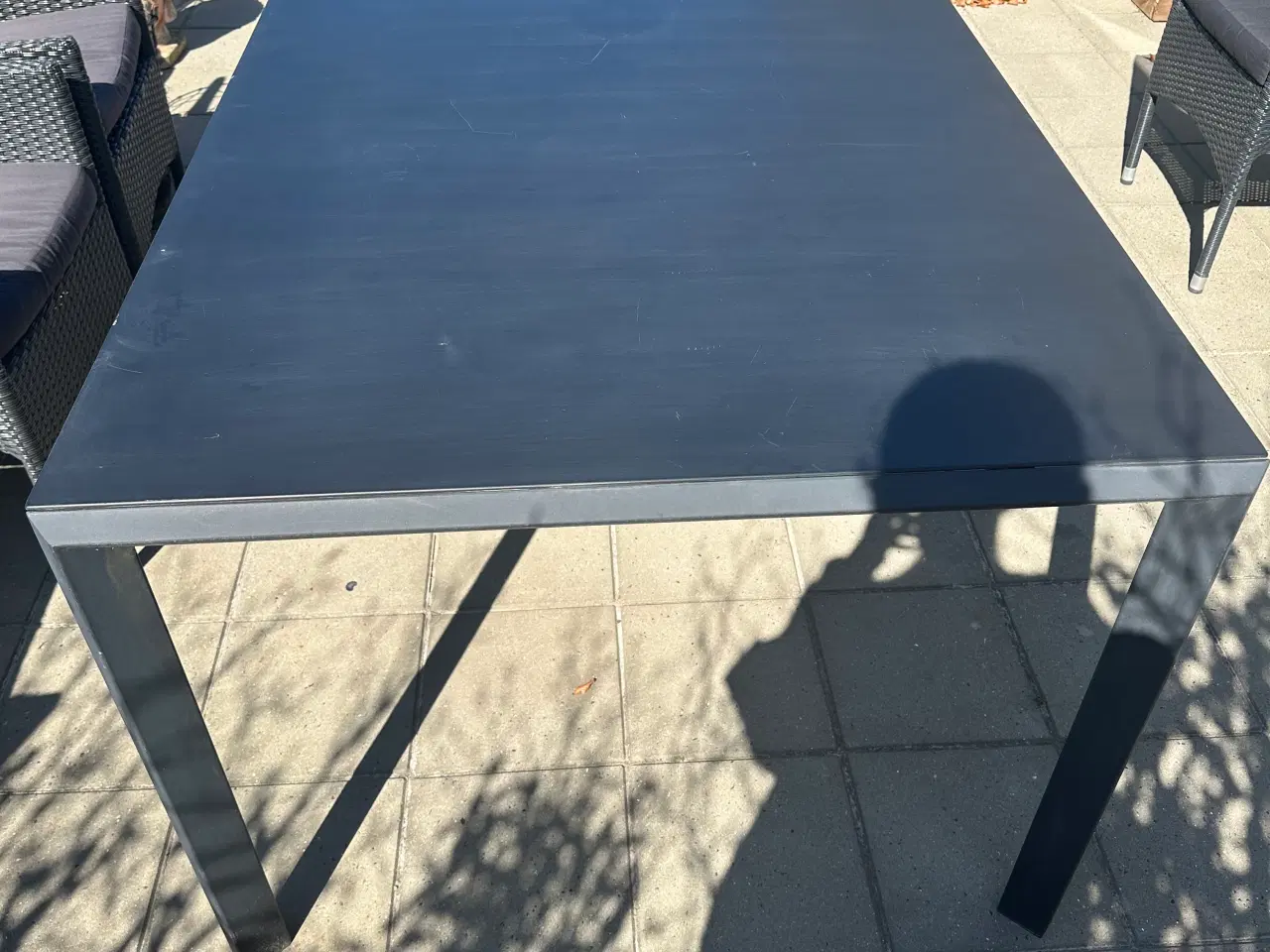 Billede 1 - Havebord i sort