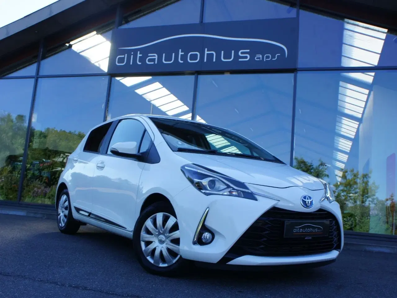 Billede 2 - Toyota Yaris 1,5 Hybrid CHIC e-CVT