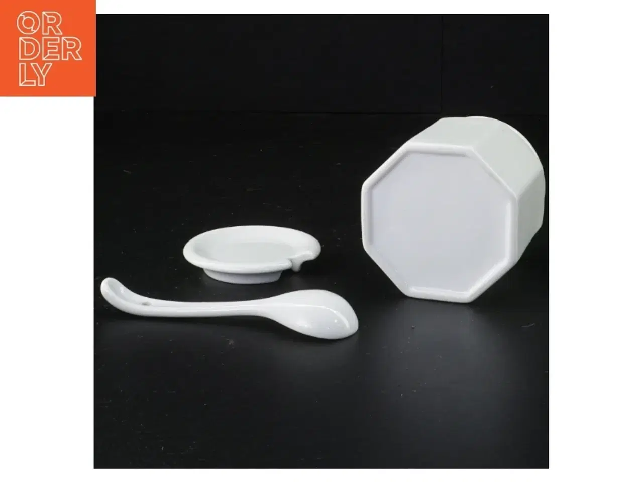Billede 2 - Hvid porcelæns marmeladekrukke med låg og ske (str. 9 x 8 cm)