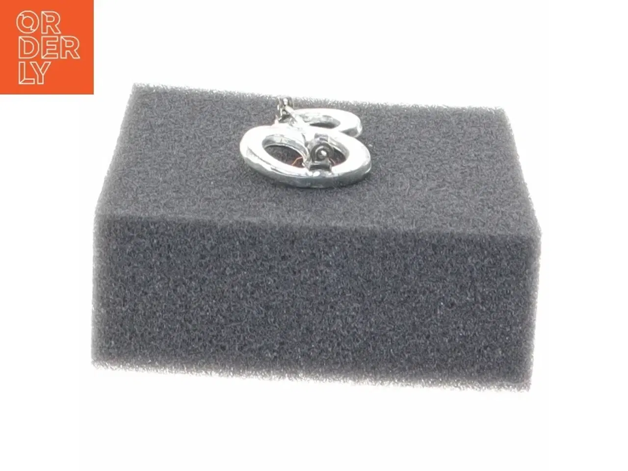 Billede 3 - Sølvfarvet broche med sten (str. 3,5 x 2 cm)