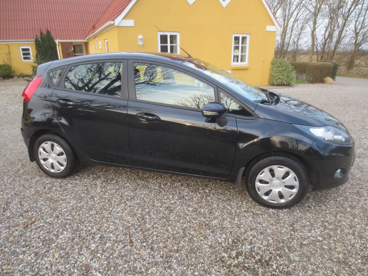 Billede 4 - Ford Fiesta 1.25 82 Hk År 2011. Nysynet.