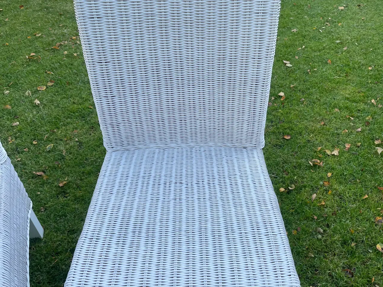 Billede 2 - Hvide Fletstole
