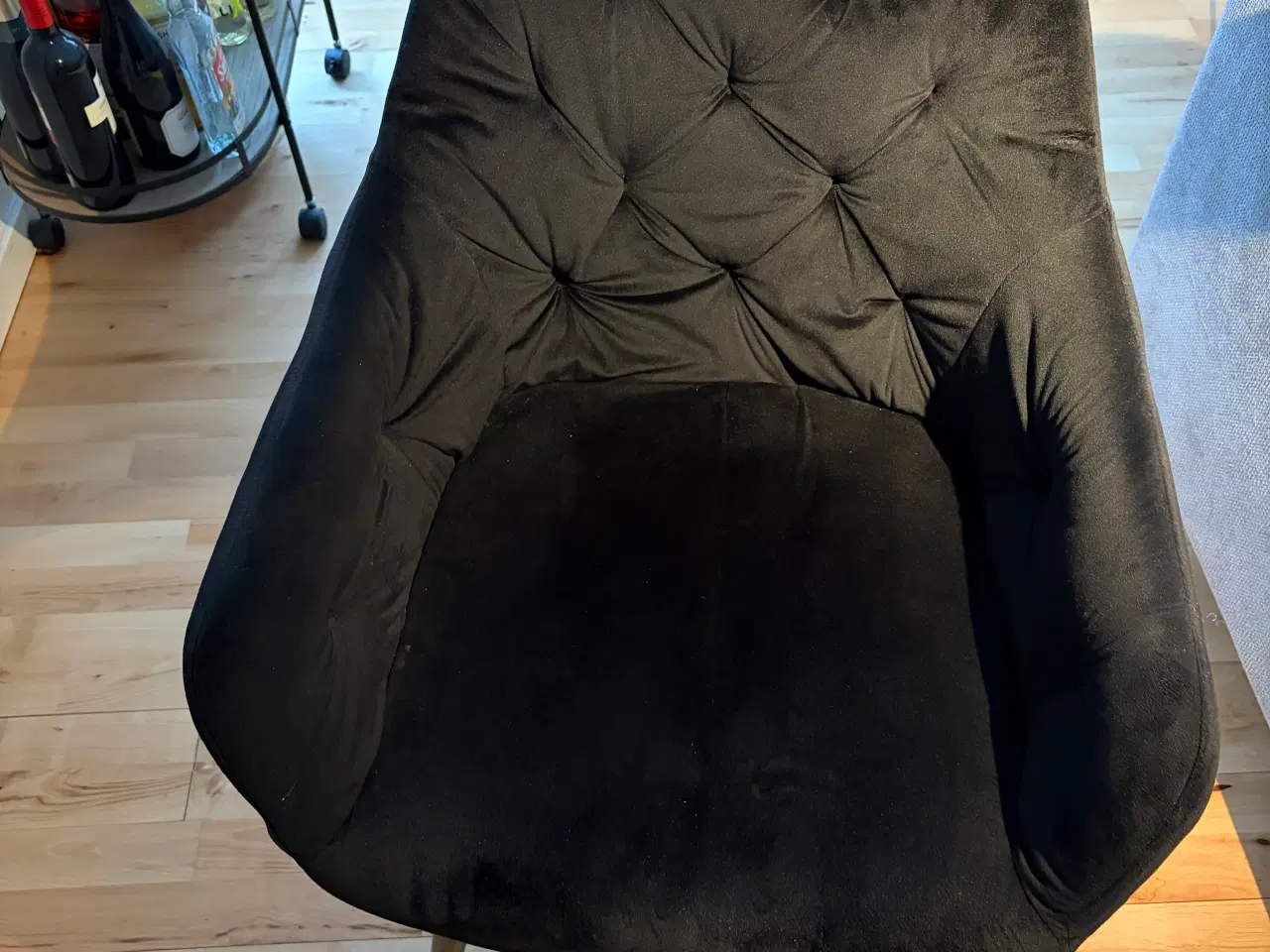 Billede 4 - Plankebord i mørk eg + 6 stole