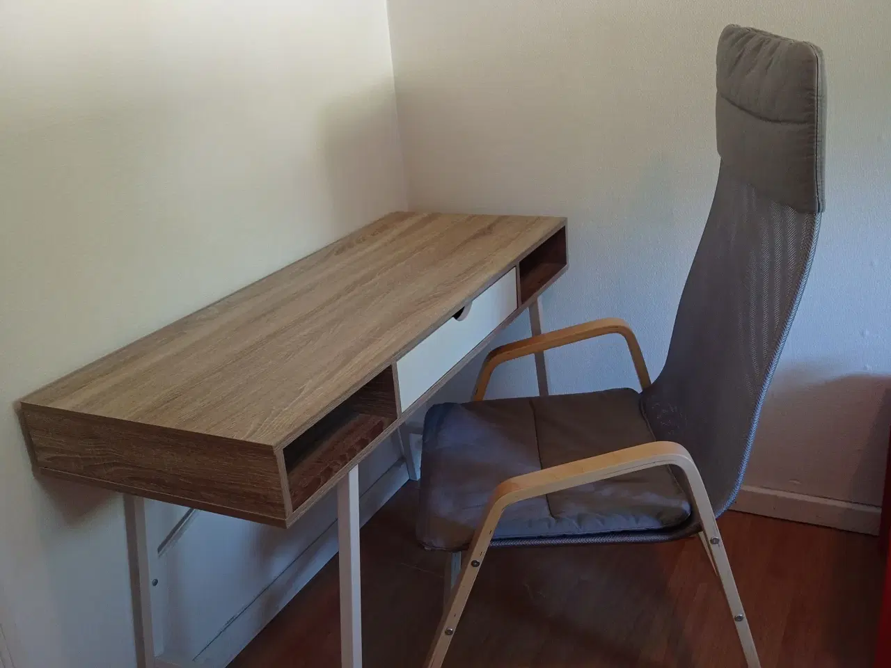 Billede 1 - Skrivebord med lænestole