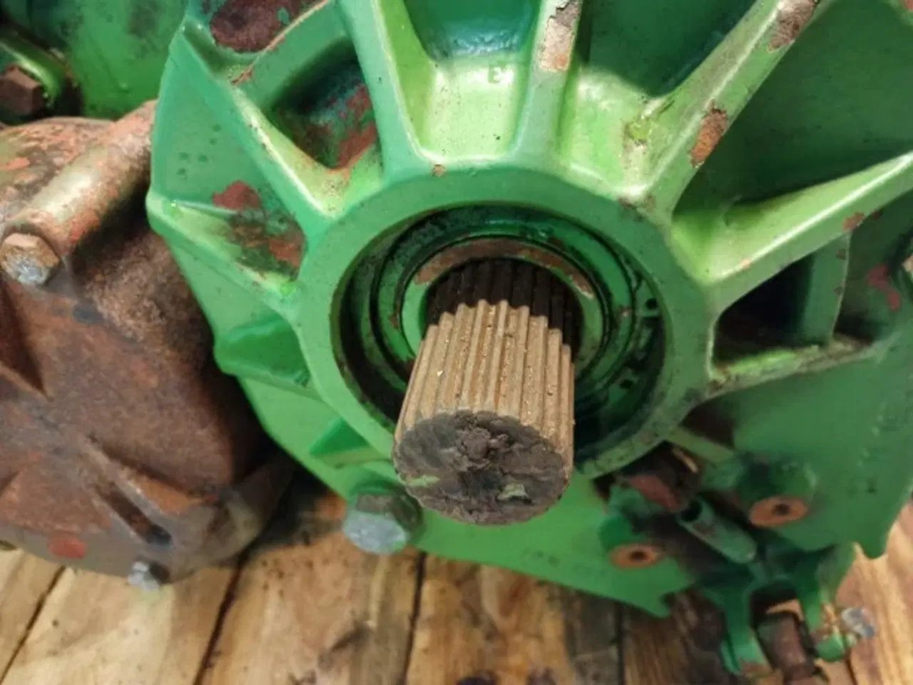 Billede 10 - John Deere 1075 Gearkasse