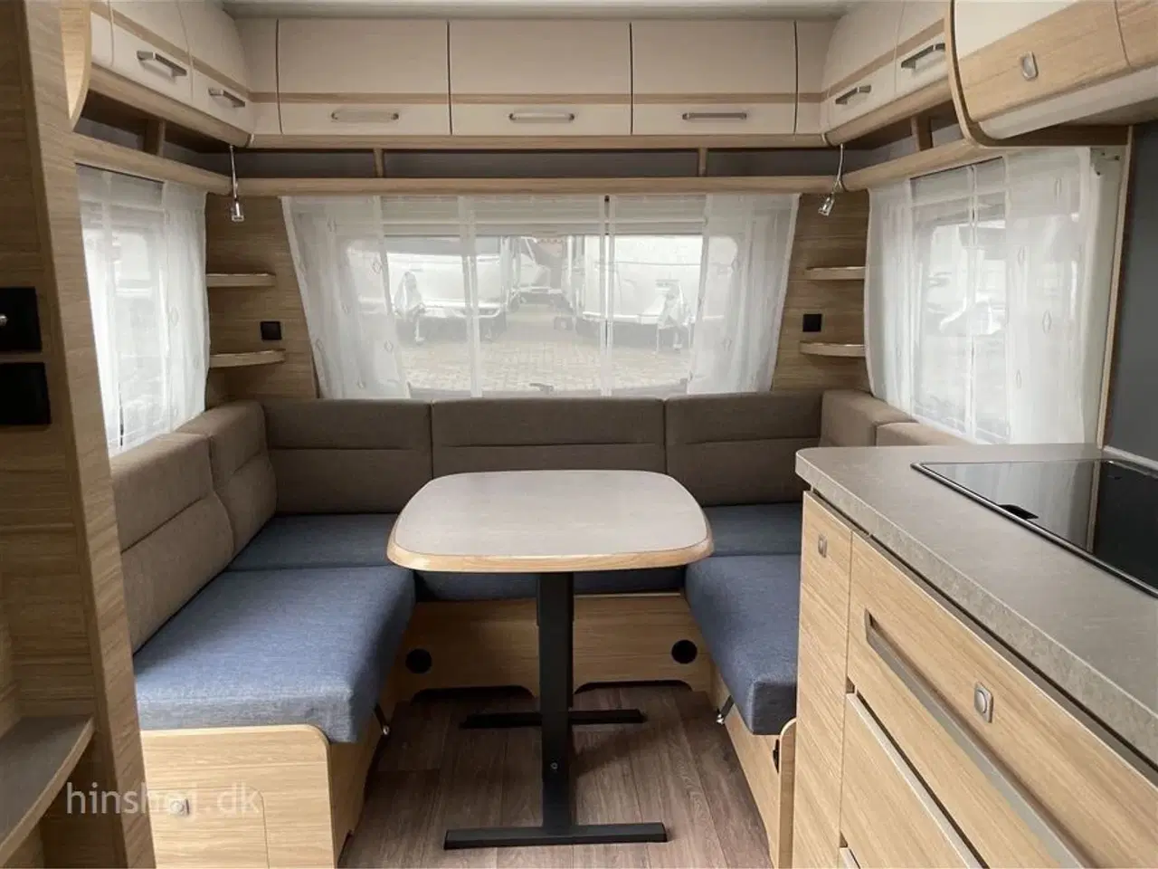 Billede 8 - 2024 - Fendt Bianco Activ 445 SFB   Fendt  med franskseng og rundsiddegruppe fra Hinshøj Caravan A/S