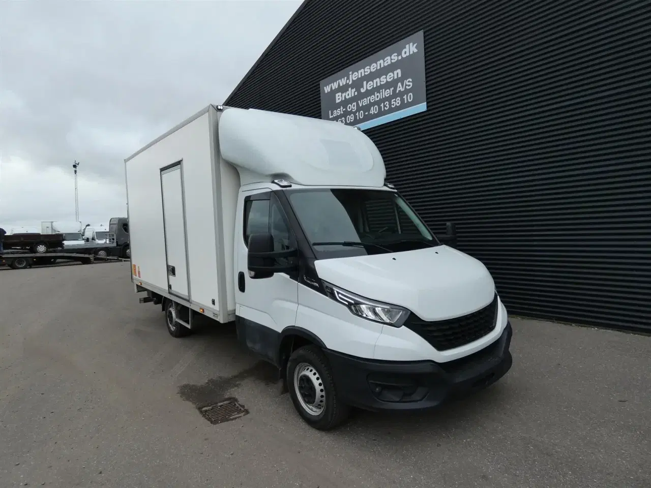 Billede 1 - Iveco Daily 35S16 4100mm 2,3 D m/Alukasse med lift Hi-Matic 156HK Ladv./Chas. 8g Aut.