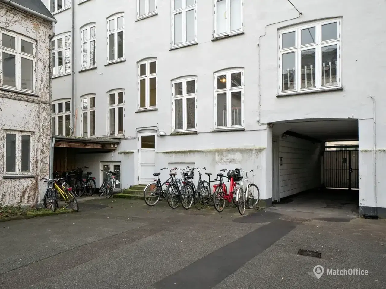 Billede 7 - Parkeringsplads nr. 1 til leje på Vesterbro på Gasværksvej 15.