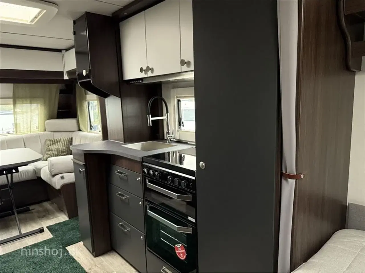 Billede 9 - 2026 - Polar Blackline 590 S   Lækker Vintervogn fra Polar med  enkelsenge fra Hinshøj Caravan
