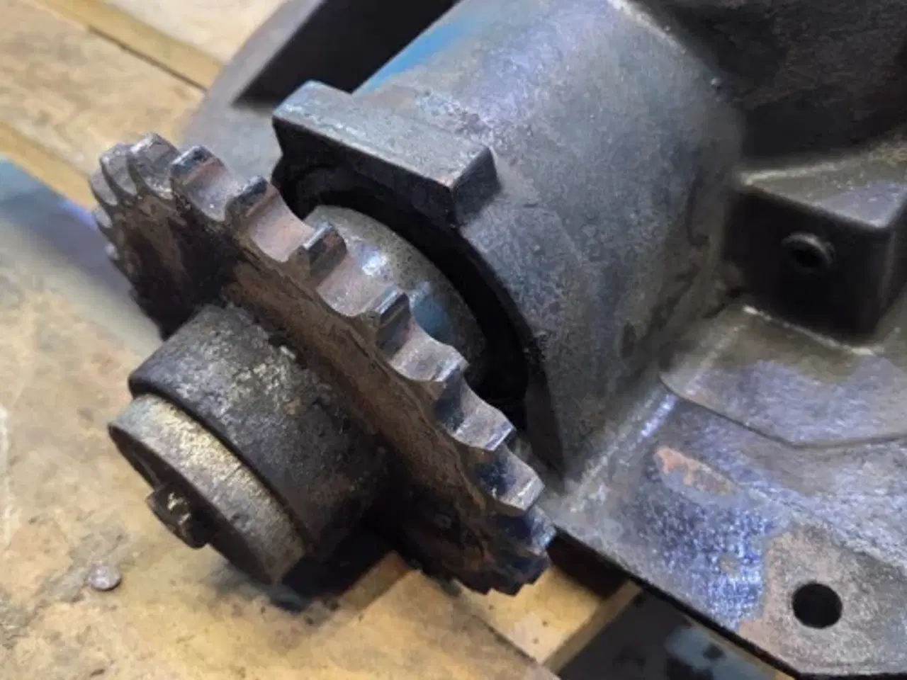 Billede 10 - Case 8010 Tømmerør Gearkasse 84320052