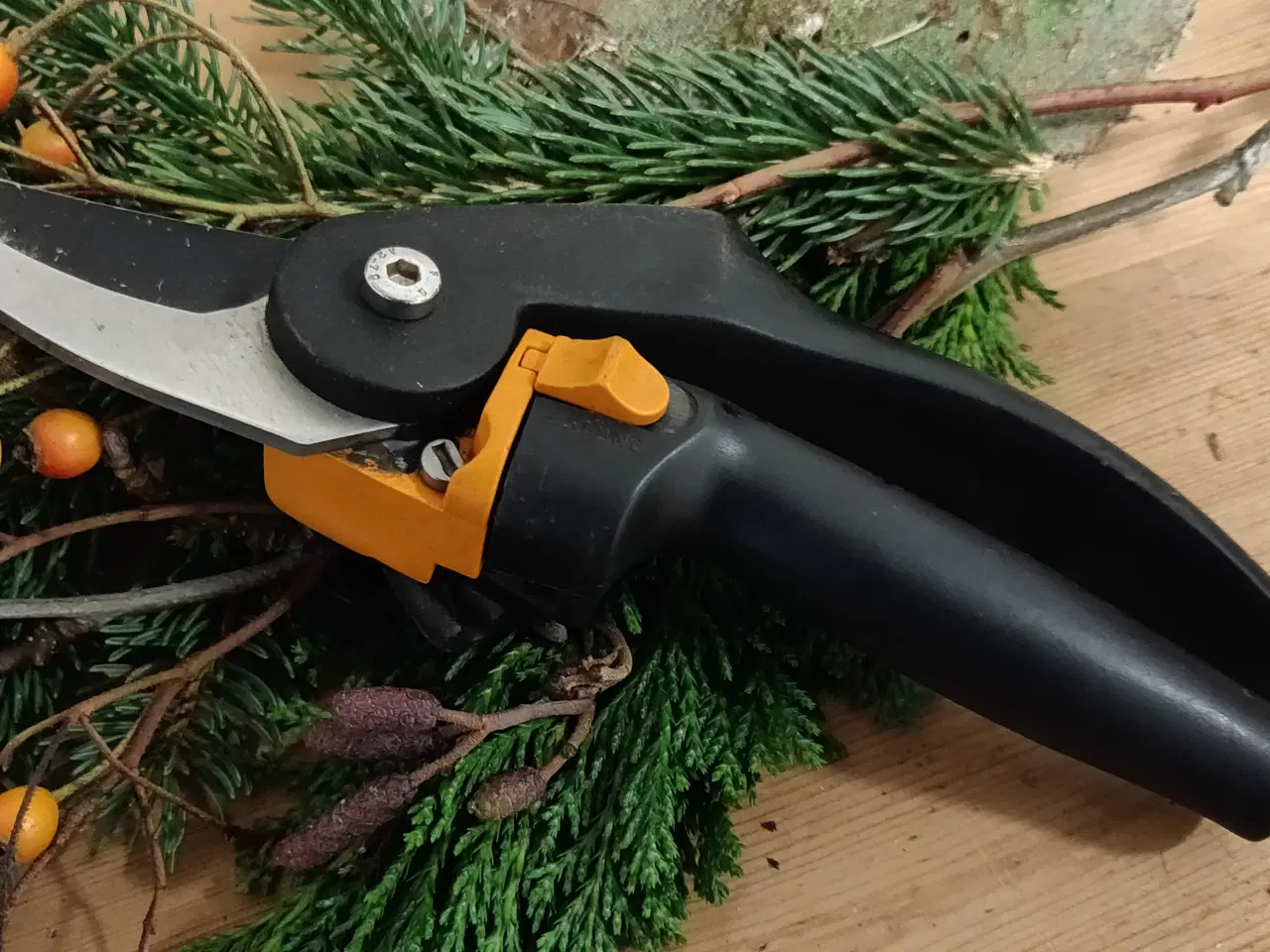 Billede 1 - Fiskars beskæresaks