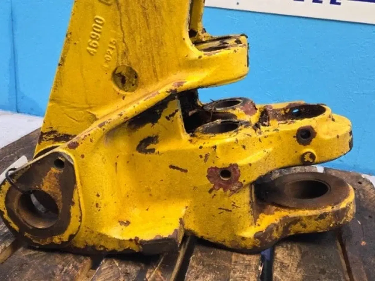 Billede 17 - New Holland LB115B Beslag 85803623