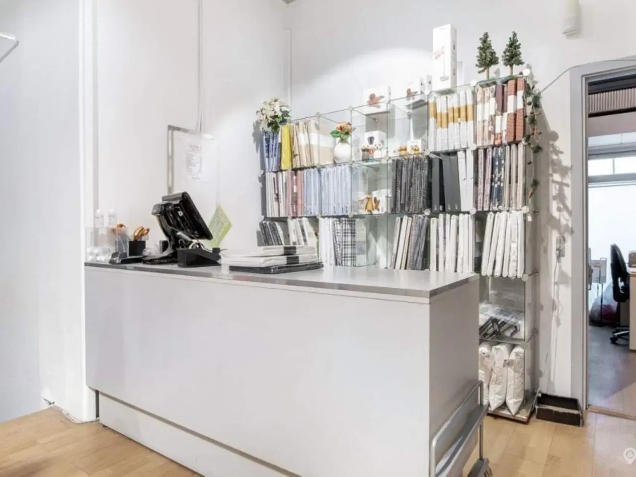 Billede 7 - Butik i velbesøgt shoppingcenter