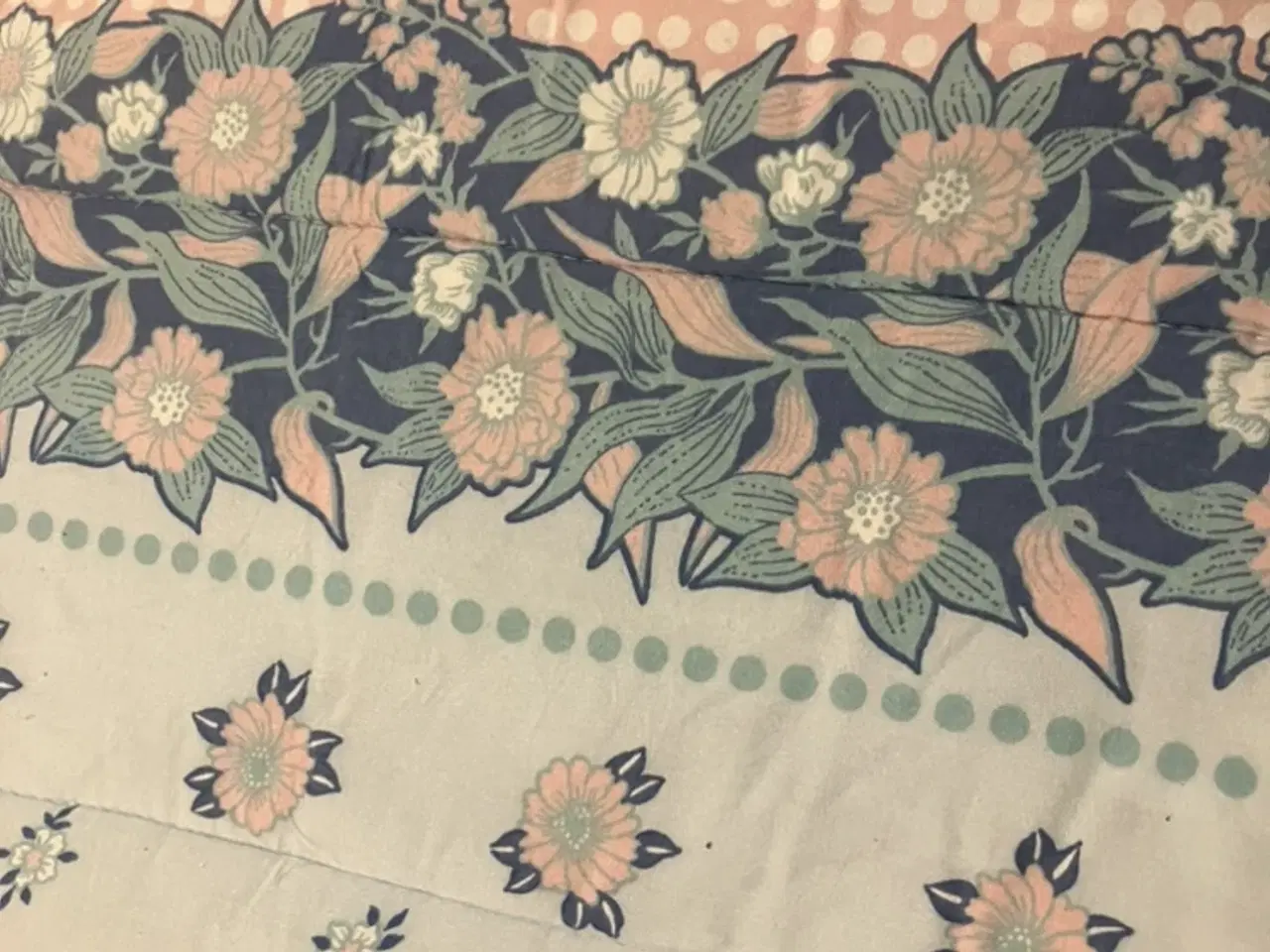 Billede 6 - Skønt retro vattæppe 