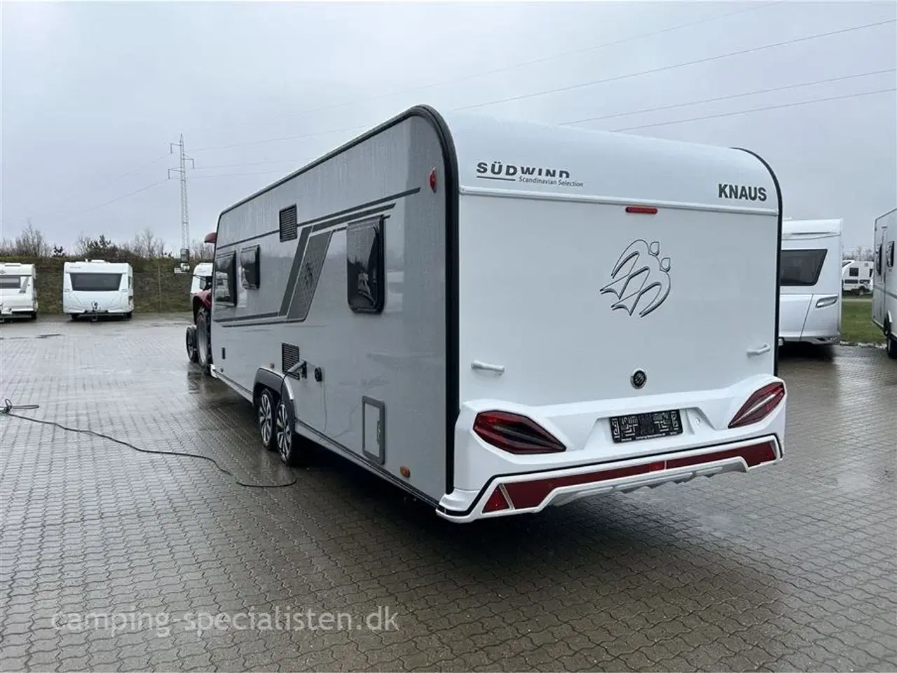Billede 3 - 2024 - Knaus Scandinavian Selection 650 UDF   Knaus Scandinavian Selection 650 UDF 2024 - nyt eksteriør - kan ses hos Camping-Specialisten dk - inkl. Enduro mover monteret.