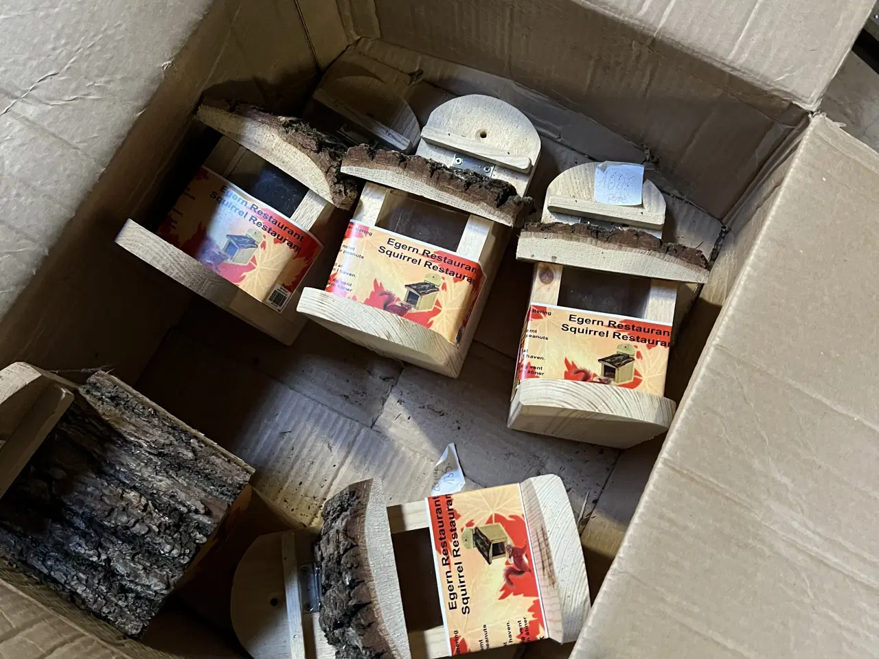 Billede 19 - Hej, jeg har nogle naturvarer, fugle, egern, pinds