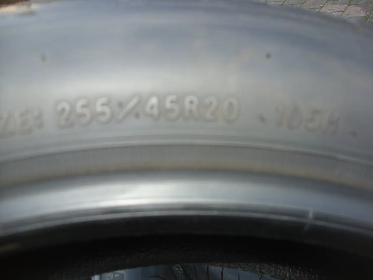 Billede 2 - sommerdæk Goodyear 255I45 20